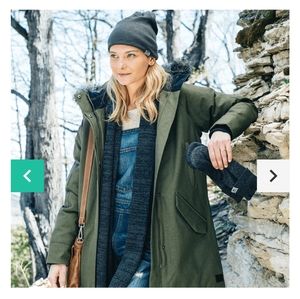 NWT Roots Maplelake Unisex Knit Mittens